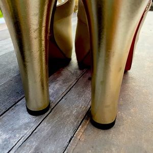 Louboutin wedding slings ! Super comfy